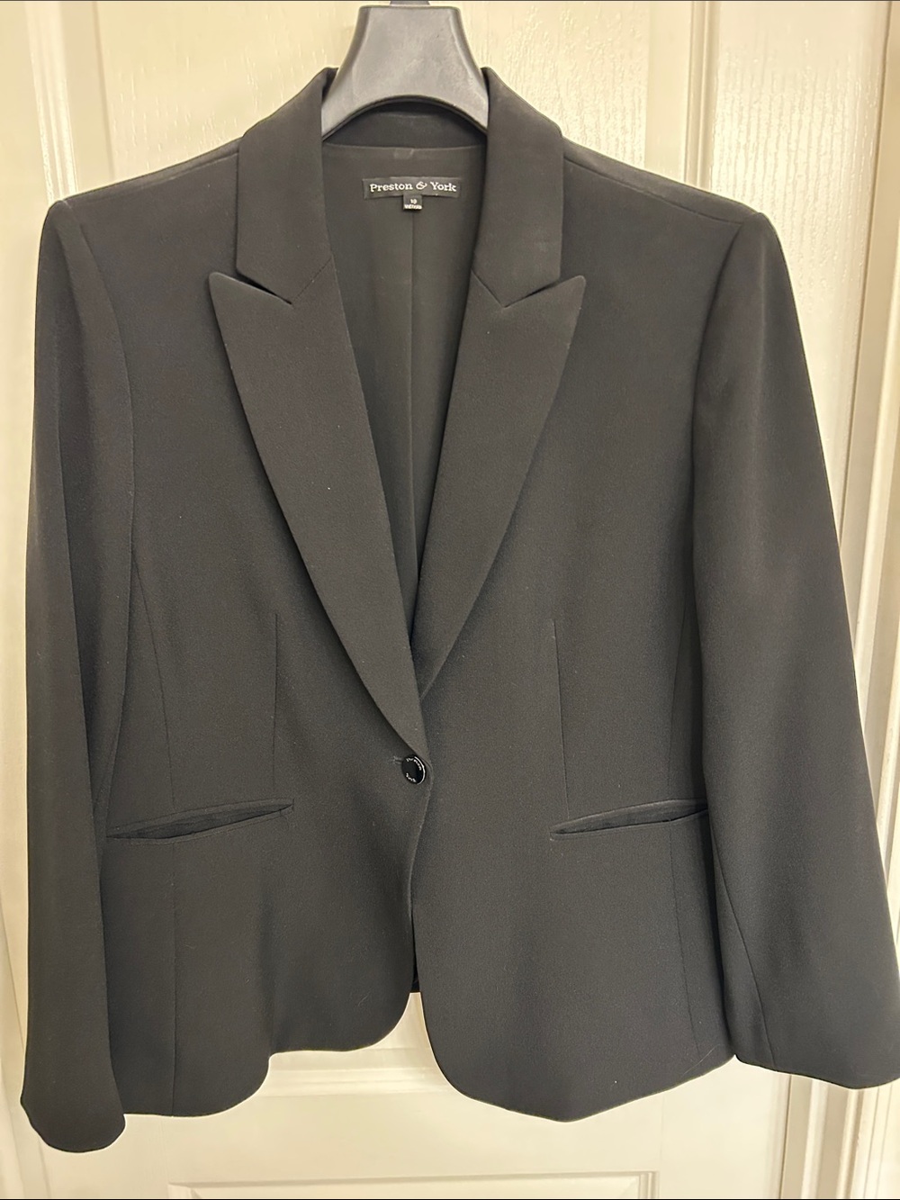 Preston & York Women's Black Tailored Single-Button Blazer